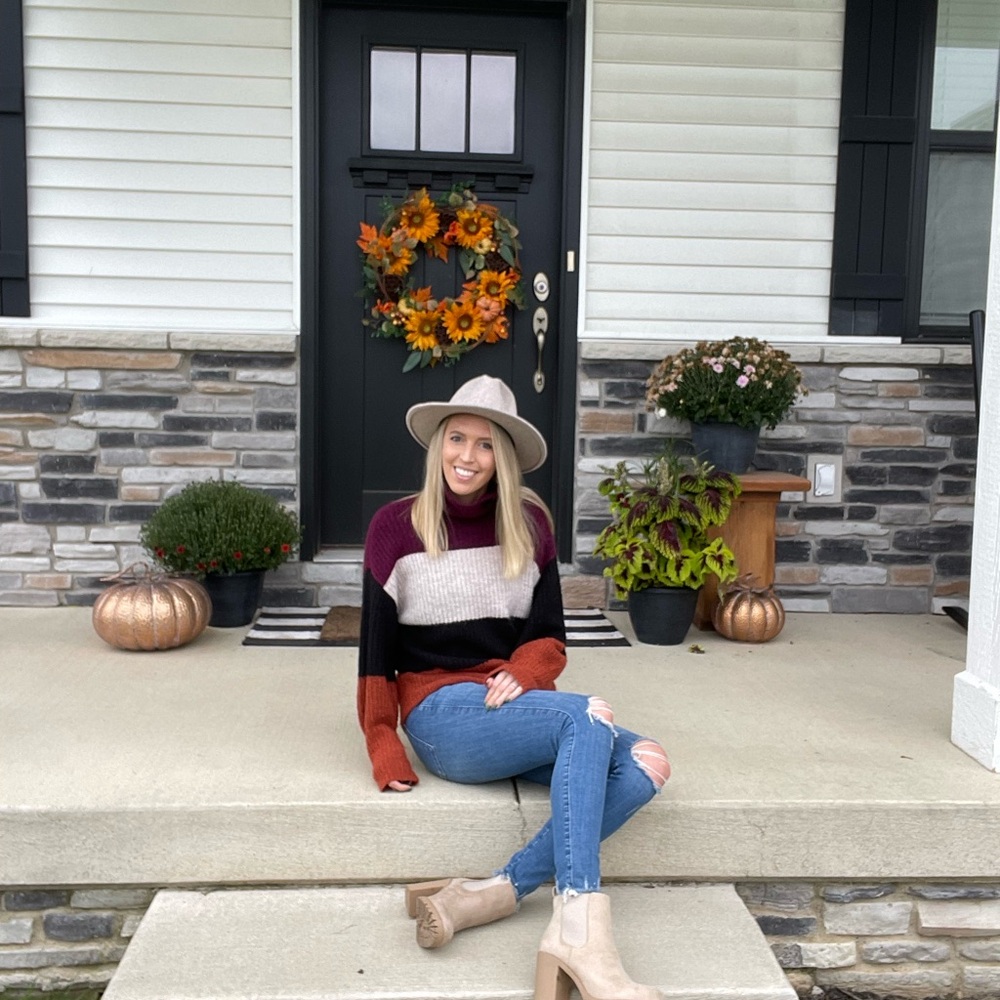 Express Color-Block Turtleneck Sweater - Picture 2 of 5